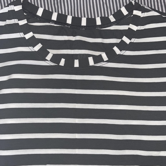 lululemon Cates Tee - Picture 5 of 7